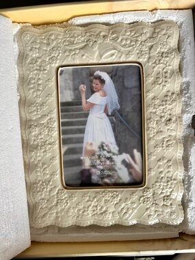 Lenox Cream Floral Embossed Ceramic Picture Frame Gold Trim Wedding Promises